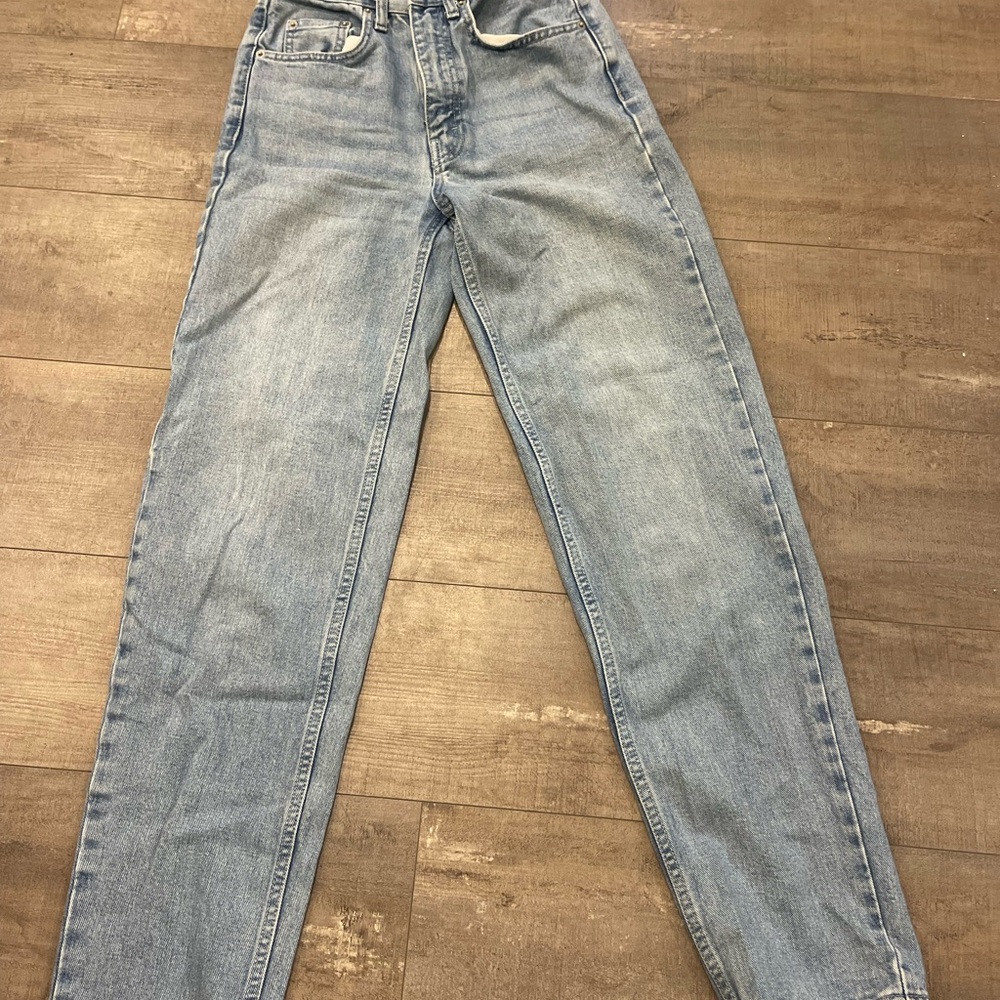 BDG Light Wash Relaxed Boyfriend Jeans